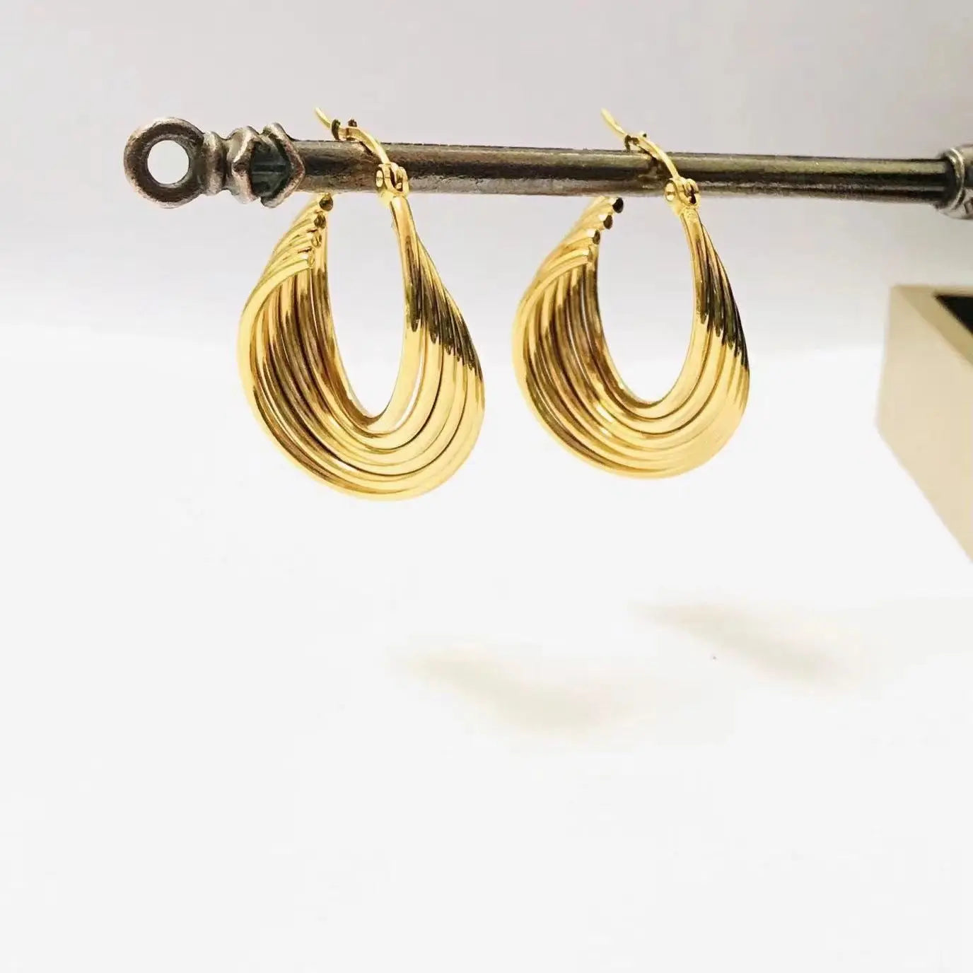 Melia Boucles d’Oreilles - Élégance Contemporaine en Plaqué Or Inad Création